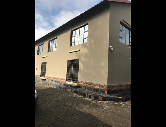 900M² OFFICE FOR SALE IN BO-DORP